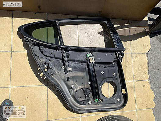 PORSCHE PANAMERA KAPI DİREĞİ SAĞ ARKA