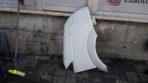 VOLKSWAGEN CRAFTER SAĞ ÖN ÇAMURLUK