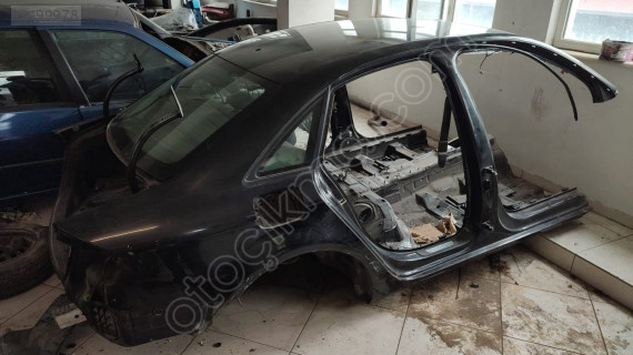 Audi A4 Tavan Arka Sağ Sol Çamurluk Marşpiyel Kesme Kupa (12-15)
