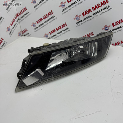 SKODA SUPERB 3 SAĞ SİS FARI