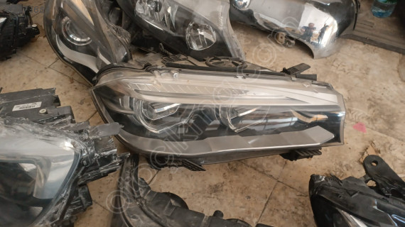 Bmw x6 sağ ön far çıkma
