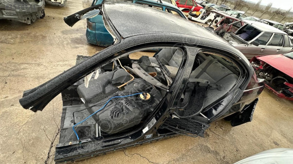 BMW E90 TAVAN KOMPLE ARKA