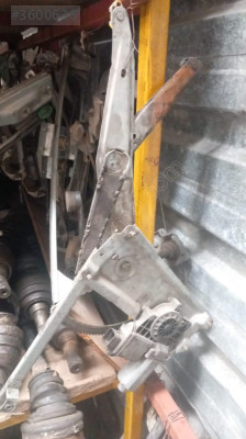 OPEL VECTRA B SOL ÖN CAM KRİKOSU.OTO ERKAN ÜNYE