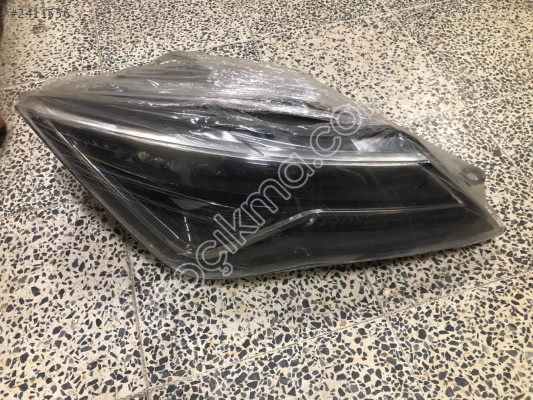Seat Leon sağ ön far fullet