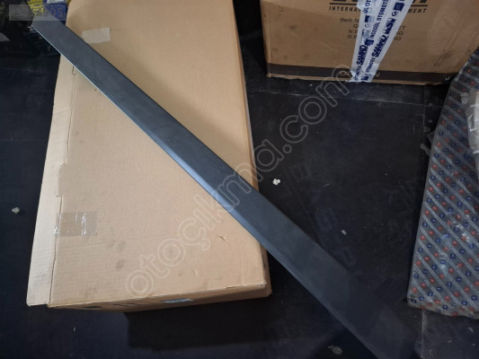 Audi A4 ön kapı çıta sol orjinal sıfır 80E853959