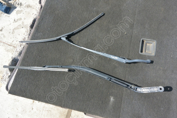 MASERATI GHİBLİ QUATTROPORTE SİLECEK KOLLARI 670007562