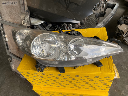 Peugeot 207 sağ ön far hatasız tyc marka Taiwan