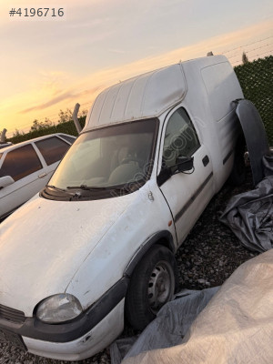 Opel Combo sol ön Çamurluk
