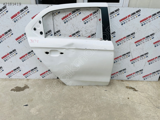 Peugeot 301 c.elyse sağ arka kapı (Hasarlı)