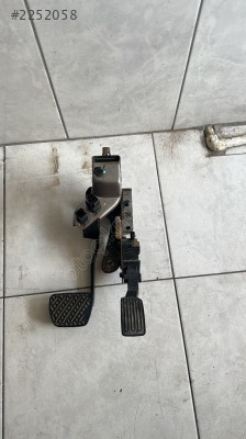 2011 NISSAN JUKE OTOMATİK PEDAL SETİ