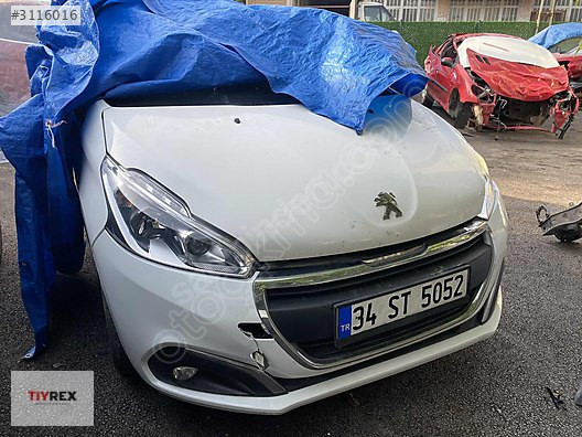 Peugeot 208 Sağ Ön Far Mercekli Sökme 12-18