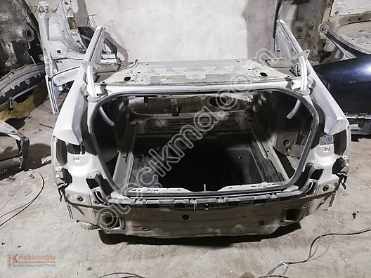 VW Passat B6 Arka Şasi-Çamurluk Marşpiyel Tavan Parçası