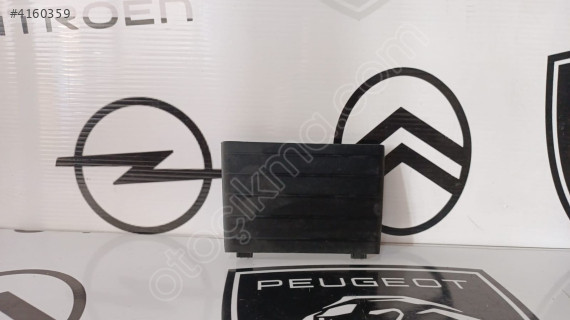 Peugeot 3008 ön tampon radar kapağı 98116922xt