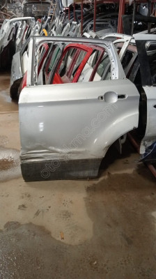 ford kuga sol arka kapı