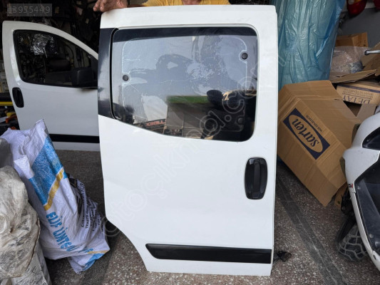 FİAT FİORİNO SAĞ SÜRGÜLÜ KAPI CAMI 08-20 MODEL