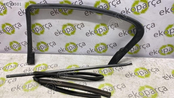 BMW 5 2011 2016 F10 SAĞ ARKA KAPI ÜST PLASTİK BAKALİT 51337182036
