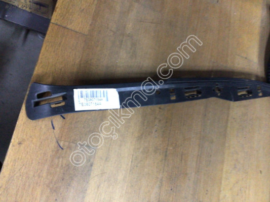 Volkswagen T6  tampon braketi sağ ön