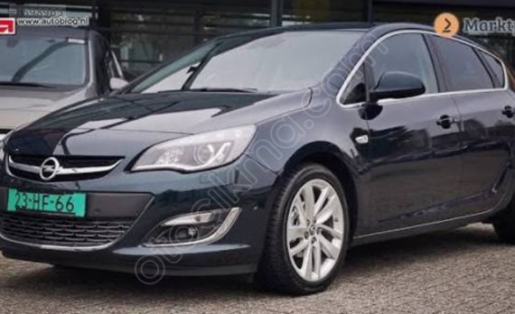 Opel astra J 2010 sol ön kapı
