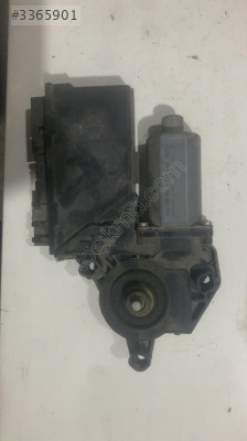 130821766 Peugeot 307 sağ ön kapı cam motoru