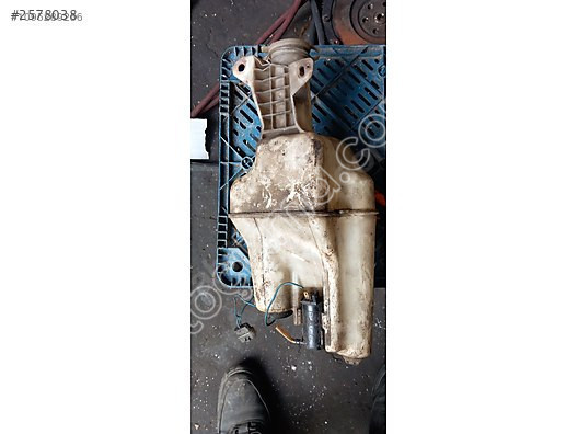 mazda 323 silecek su deposu