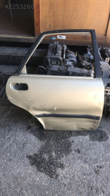 VOLVO S40 SAĞ ARKA KAPI