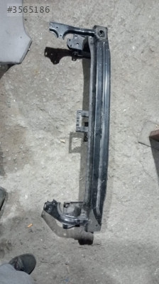 Seat Leon ön Tampon demiri çıkma