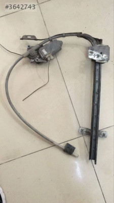 RENAULT R9 SAĞ ÖN CAM KRİKO