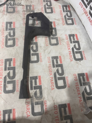 Mercedes C 205 BAKALİT SAĞ ÖN EŞİK BAKALİTİ A2056860236