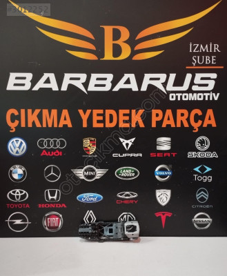 AUDİ A3 SOL ÖN KAPI AÇMA KOLU BRAKETİ ÇIKMA 8V0837885