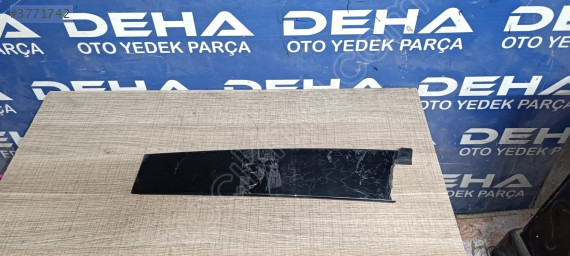 FORD FOCUS SAĞ ÖN KAPI CAM DİREĞİ KAPLAMASI BM51-A20898
