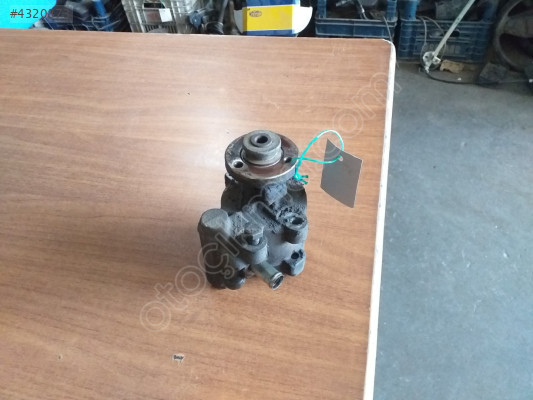 RENAULT R19 ÇIKMA 1,4 DİREKSİYON POMPASI