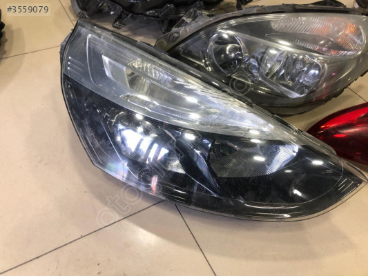 RENAULT CLİO 4 SAĞ FAR İÇİ SİYAH