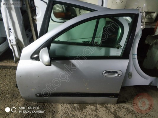 Nissan Almera sol ön kapı
