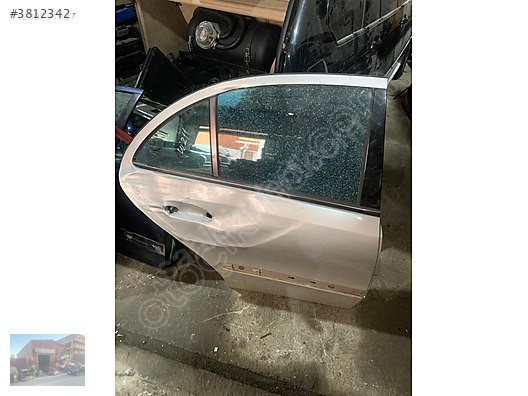 MERCEDES W211 E-SERİSİ SAĞ ARKA KAPI (AZ HASARLI)