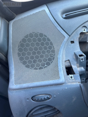 Renault kangoo sol hoparlör kapağı