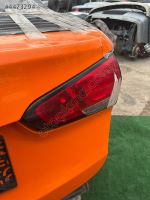 KİA CERATO BAGAJ SAĞ STOP