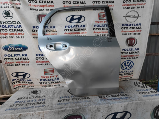 Toyota Yaris sağ arka kapı