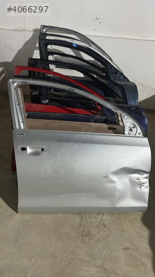 Volkswagen golf 10-13 sağ ön kapı ufak hasarlı.