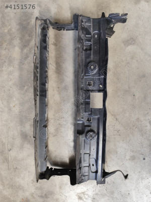 BMW G26 4SERİ ÖN PANEL HAVA KANAL