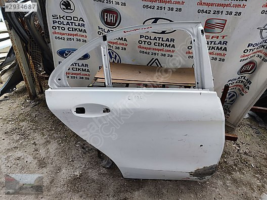 Mercedes C180 arka sağ kapı orijinal hasarsız beyaz