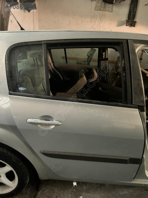 RENAULT MEGAN2 SAĞ ARKA KAPI KONUK OTO 05323167897