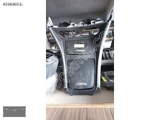 MERCEDES A SERİSİ W176 A180 ARKA ORTA KONSOL KÜLLÜK #MERCEDE