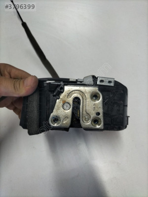 02560 RENAULT KADJAR SAĞ ÖN KAPI KİLİDİ