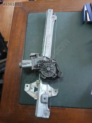 9802531980 Citroën C4 sol ön cam krikosu