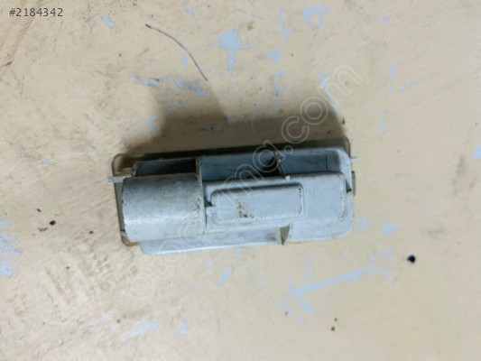 ÇIKMA RENAULT LAGUNA PLAKA LAMBASI 7700796162