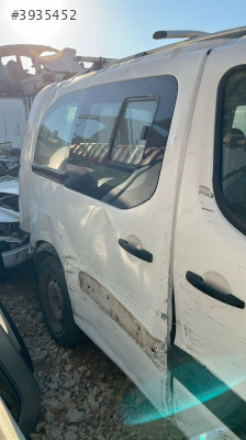 PEUGEOT PARTNER TEPE SAĞ SÜRGÜLÜ KAPI ÇIKMA