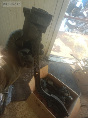 Fiat Doblo 1.9 JTD gaz pedalı kod 0281002415