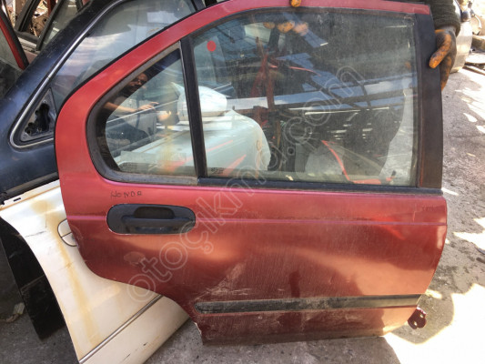 Honda Civic 2000 Sağ Arka Kapı Menteşesi Kelebek Camı