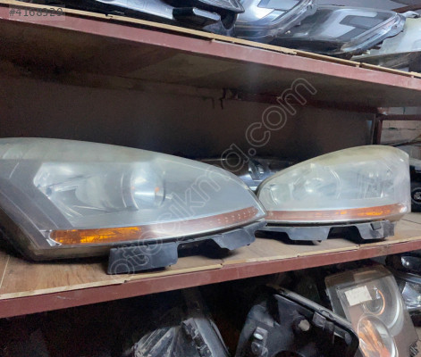 Citroën C4 picasso sağ ön far