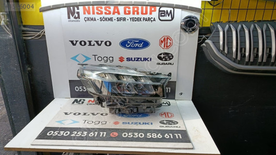 SUZUKİ S-CROSS ORİJİNAL ÇIKMA SAĞ FAR